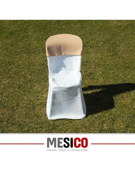 adorno superior de silla color beige